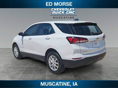 Used 2022 Chevrolet Equinox LS AWD/4WD image 3
