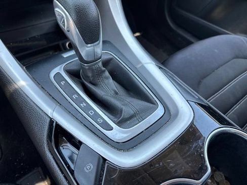 Used 2014 Ford Fusion SE FWD image 18