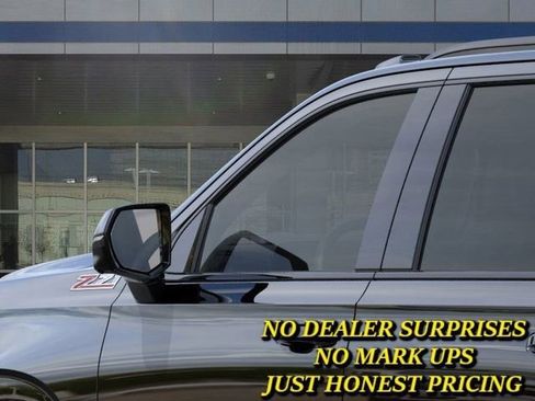 New 2026 Chevrolet Suburban Z71 w/ Comfort Package AWD/4WD image 12