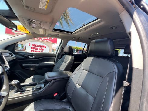 Used 2017 GMC Acadia SLT FWD image 14