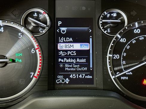 Used 2023 Lexus GX 460 Luxury w/ Sport Design Package image 19