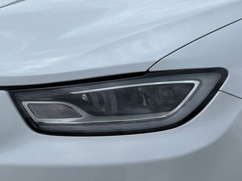 Used 2022 Chrysler Pacifica Pinnacle AWD/4WD image 16