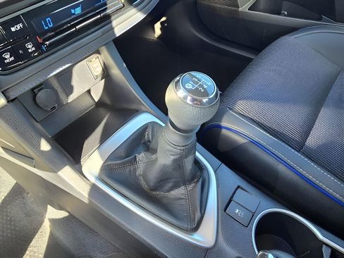 Used 2019 Toyota Corolla SE w/ Carpet Mat Package (TMS) image 18