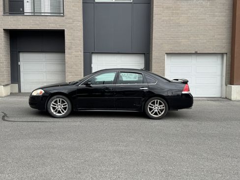 Used 2012 Chevrolet Impala LTZ FWD image 2
