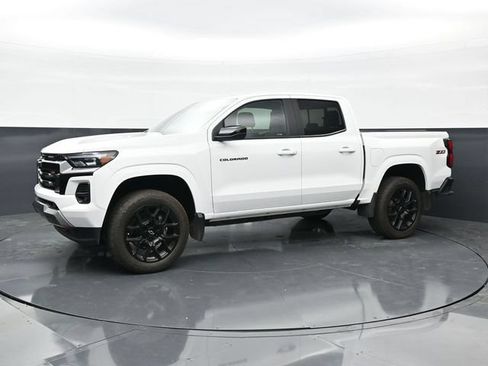 Used 2024 Chevrolet Colorado Z71 w/ LPO, Dark Essentials Package AWD/4WD image 6