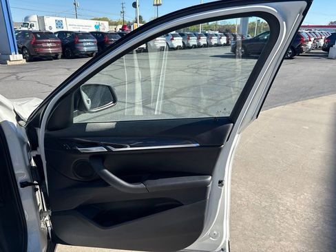 Used 2018 BMW X1 xDrive28i AWD/4WD image 23