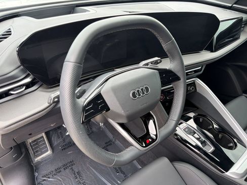 Used 2025 Audi SQ5 Premium Plus AWD/4WD image 14