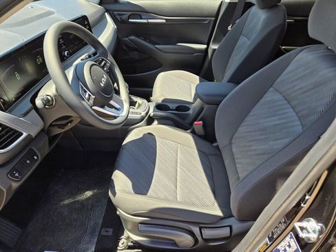 Used 2025 Kia Seltos LX image 6