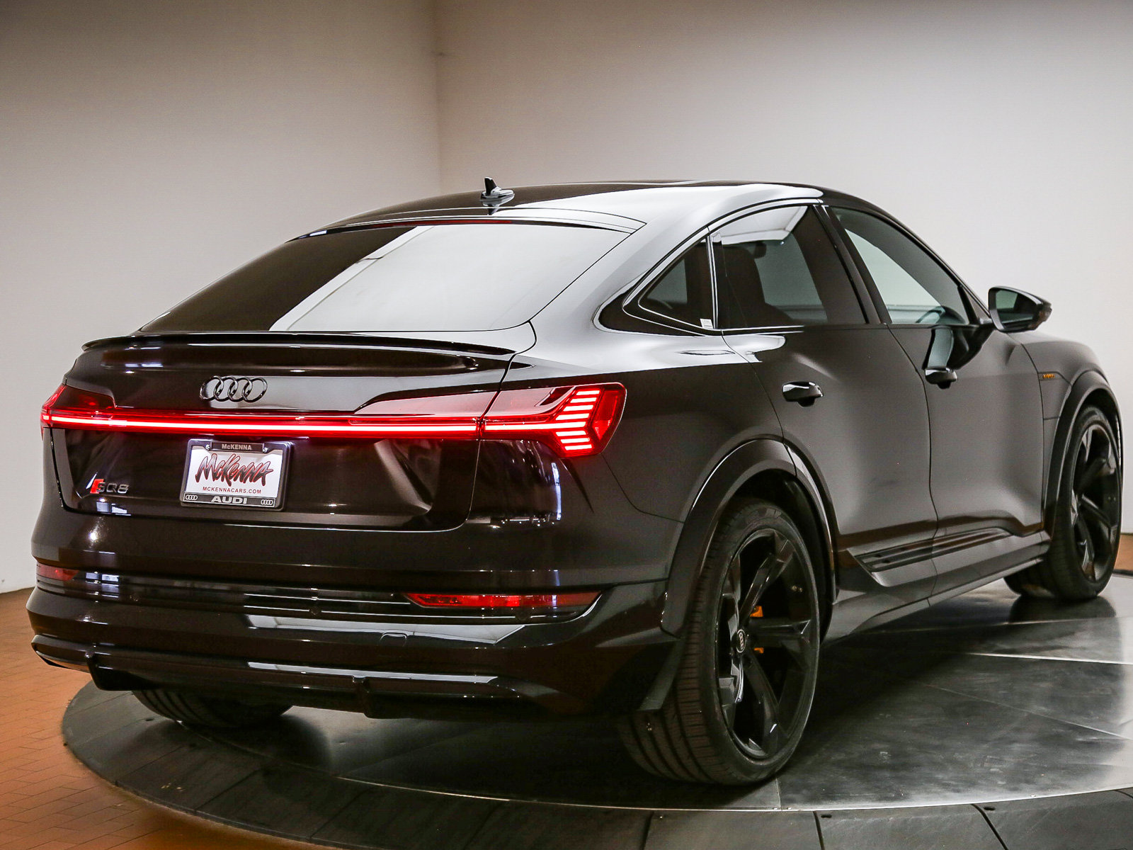 Used 2023 Audi e-tron S Prestige w/ Prestige Package AWD/4WD image 15