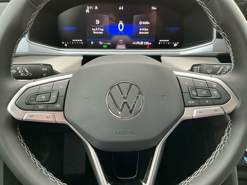New 2025 Volkswagen Taos SE image 18