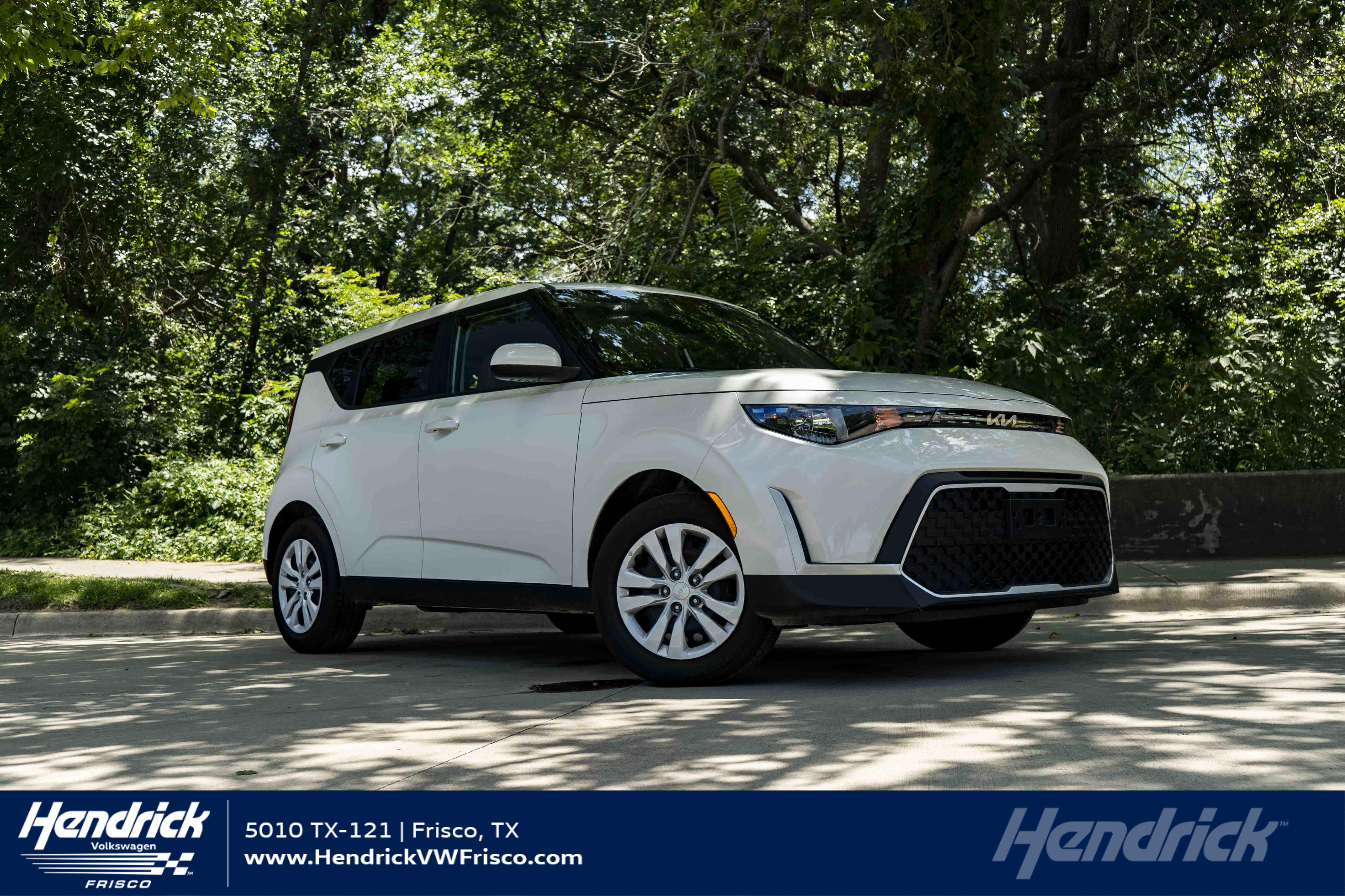 Used 2025 Kia Soul LX FWD image 1