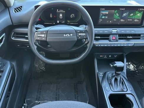 Used 2025 Kia K4 FWD image 13