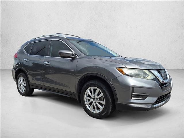 Used 2017 Nissan Rogue SV w/ SV Premium Package FWD image 3