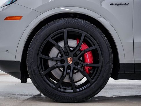 New 2026 Porsche Cayenne S image 13