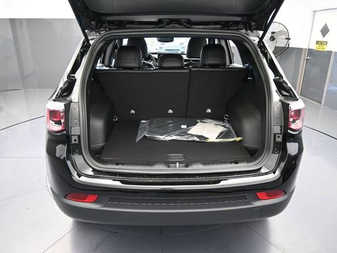 New 2026 Jeep Compass Latitude image 33