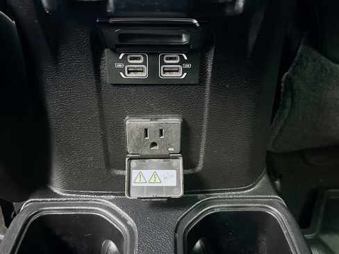 Used 2021 Jeep Gladiator Sport AWD/4WD image 16
