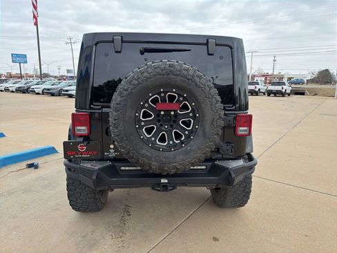 Used 2016 Jeep Wrangler Unlimited Sahara w/ Max Tow Package image 6