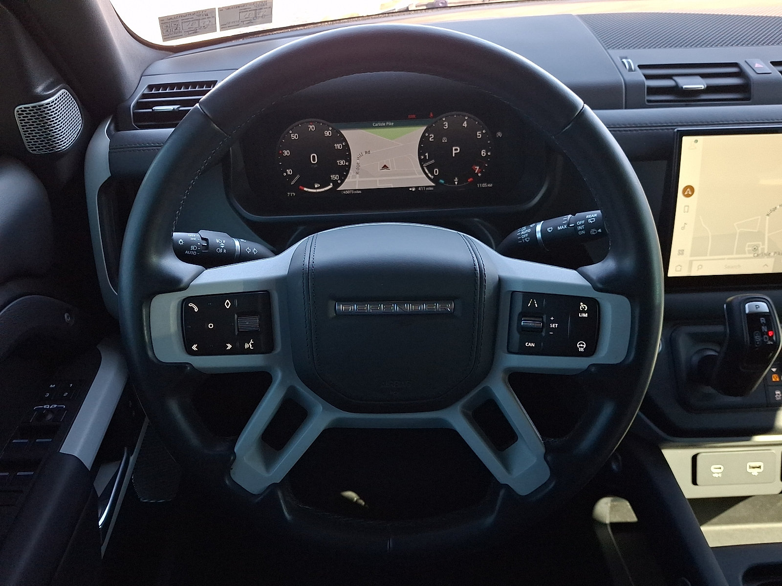 Used 2023 Land Rover Defender 130 X-Dynamic SE AWD/4WD image 18