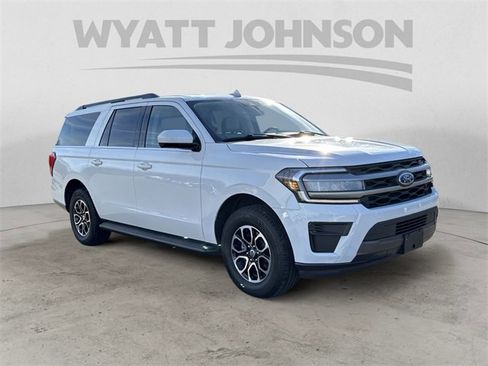 Used 2024 Ford Expedition Max XLT image 7