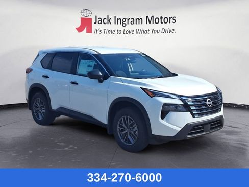 New 2026 Nissan Rogue S image 7