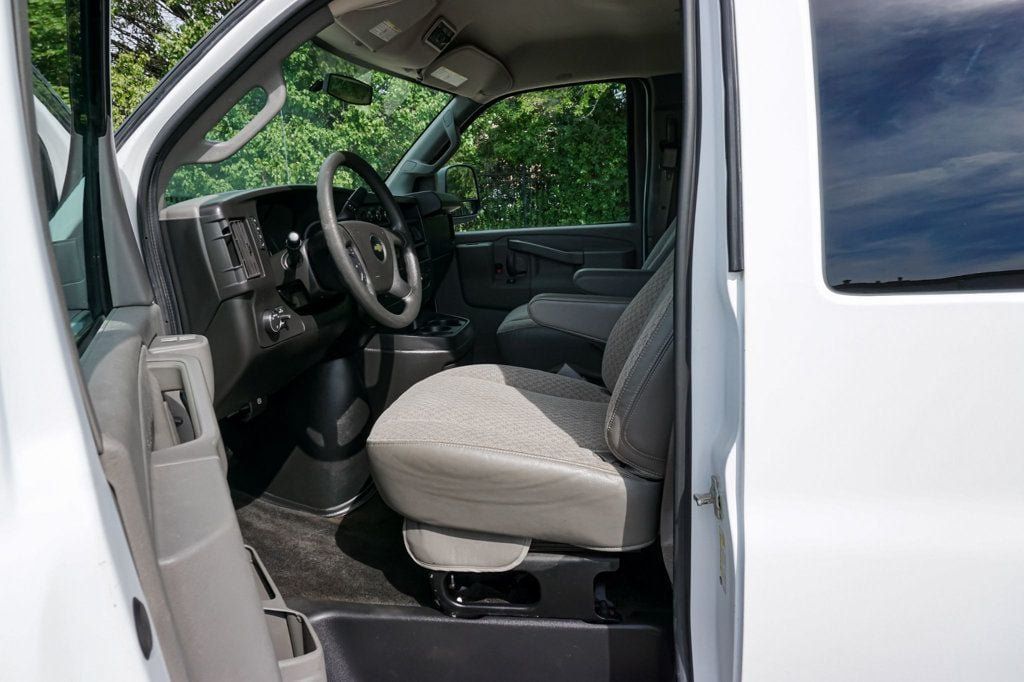 Used 2017 Chevrolet Express 3500 LT w/ LT Preferred Equipment Group RWD image 8