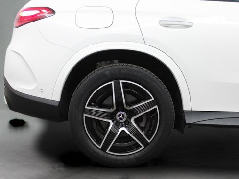 Used 2024 Mercedes-Benz GLC 300 image 12