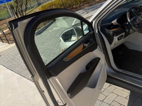 Used 2015 Lincoln MKC AWD w/ Equipment Group 102A Reserve image 3