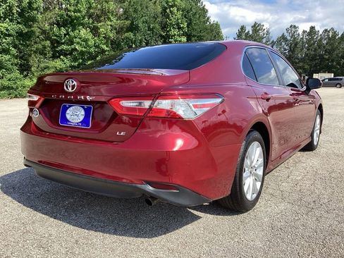 Used 2018 Toyota Camry LE w/ Convenience Package FWD image 5