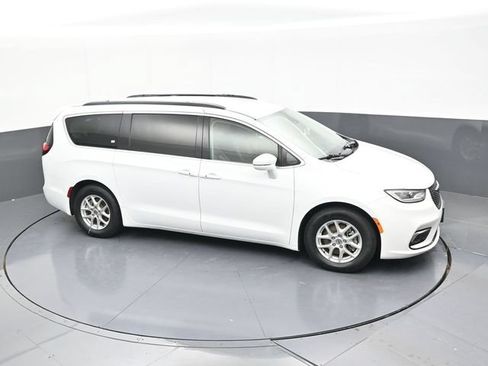 Used 2022 Chrysler Pacifica Touring-L FWD image 62