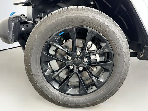 Used 2023 Jeep Wrangler Unlimited Sahara w/ Cold Weather Group AWD/4WD image 11