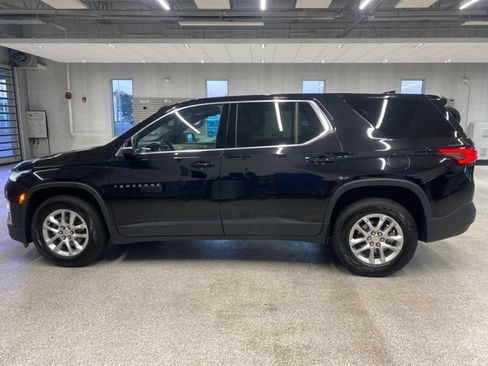 Used 2023 Chevrolet Traverse LS FWD image 9