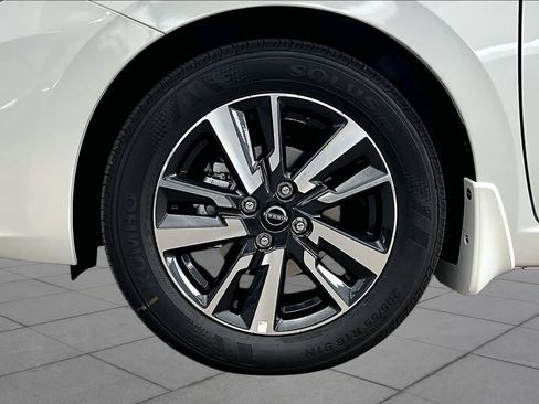 New 2025 Nissan Versa SV w/ Trunk Package FWD image 9