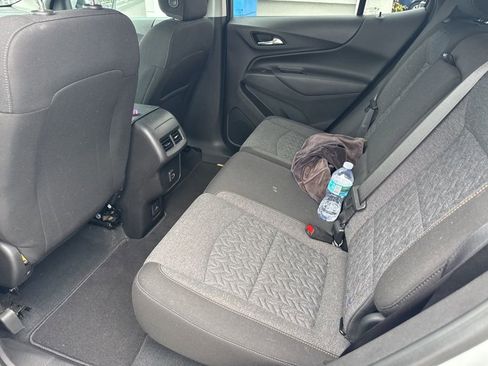 Used 2022 Chevrolet Equinox LT FWD image 13
