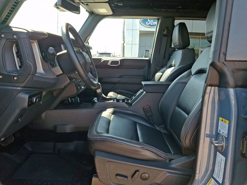 Used 2025 Ford Bronco Outer Banks image 13