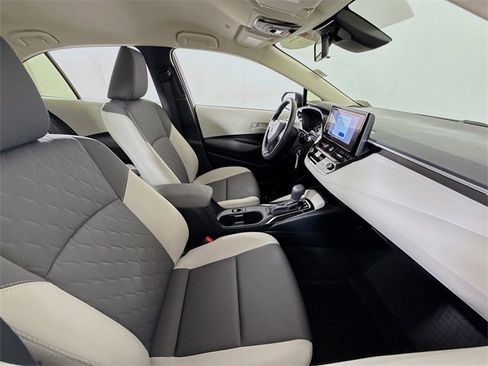 Certified 2025 Toyota Corolla LE image 25