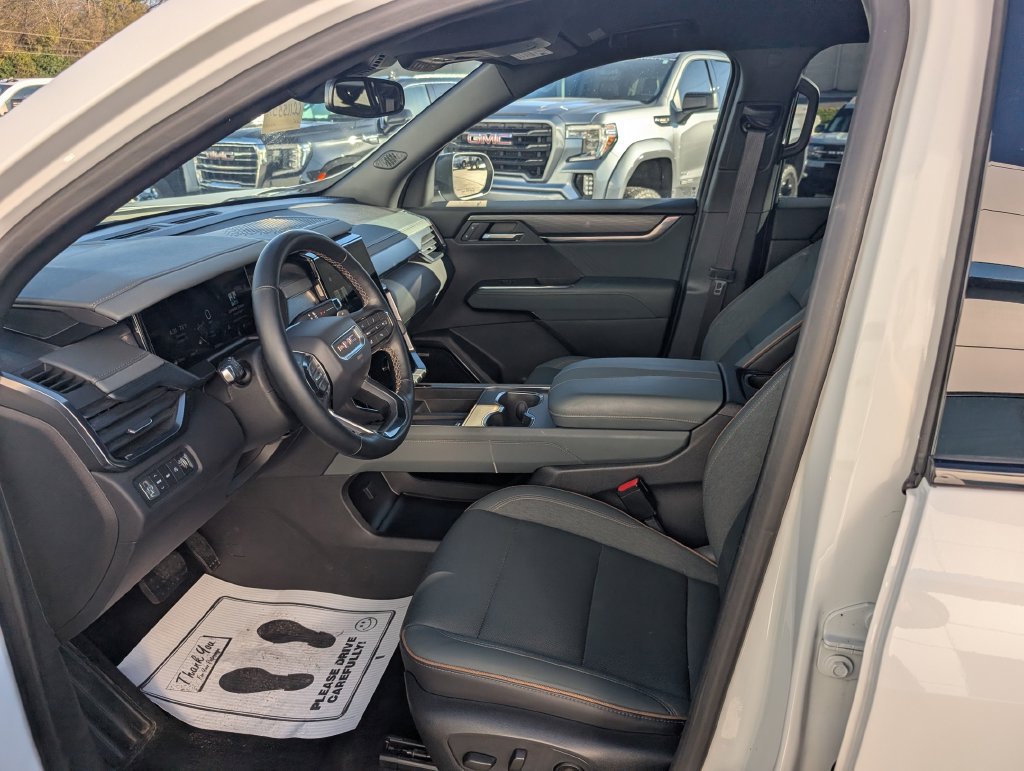 Used 2025 GMC Acadia AT4 w/ LPO, Floor Liner Package AWD/4WD image 14