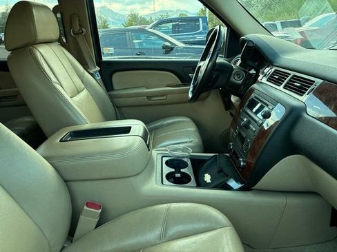 Used 2007 Chevrolet Suburban LT w/ LT Preferred Equipment Group AWD/4WD image 5