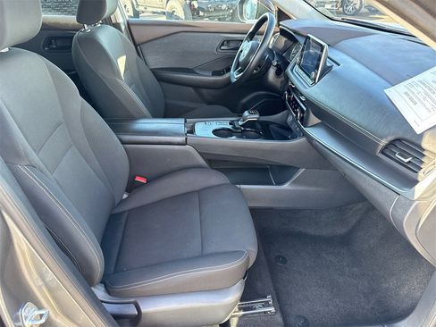 Used 2023 Nissan Rogue S image 12