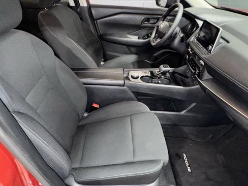 Used 2025 Nissan Rogue S AWD/4WD image 10
