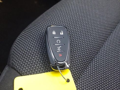 Used 2022 Chevrolet Traverse LT image 26