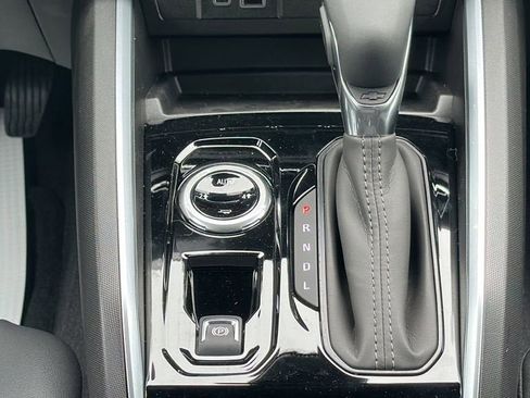 New 2025 Chevrolet Colorado LT w/ LT Convenience Package image 19