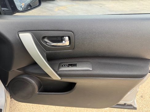 Used 2015 Nissan Rogue S w/ Convenience Package FWD image 9