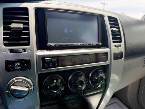 Used 2005 Toyota 4Runner Sport AWD/4WD image 29