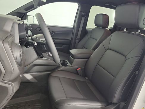 Used 2026 Chevrolet Colorado Trail Boss AWD/4WD image 13