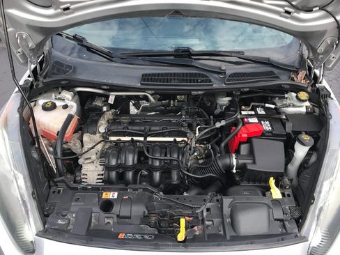Used 2015 Ford Fiesta SE image 8