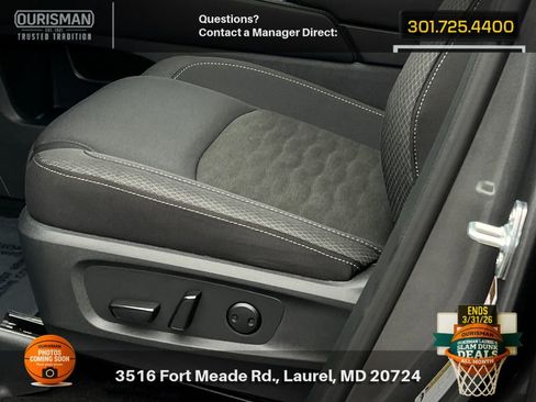 Used 2025 Nissan Pathfinder SV w/ SV Premium Package image 7