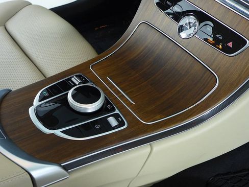 Used 2019 Mercedes-Benz C 300 Sedan image 15