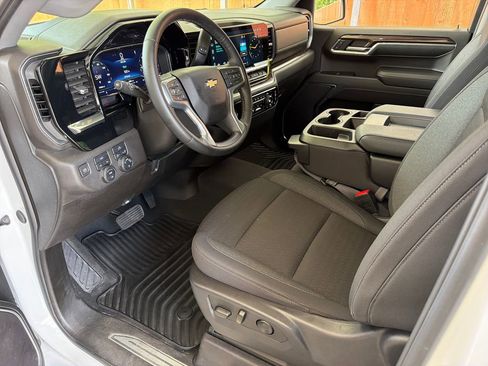 Used 2024 Chevrolet Silverado 1500 LT AWD/4WD image 2