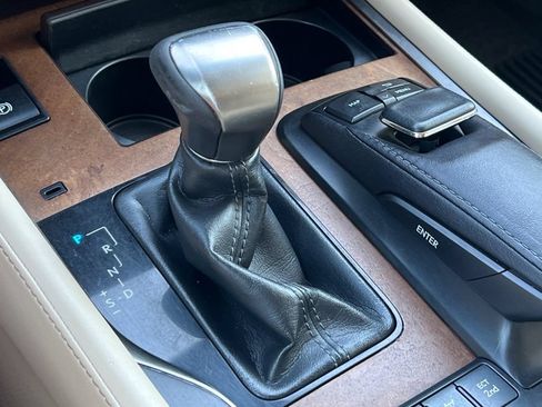 Used 2017 Lexus LX 570 4WD image 26