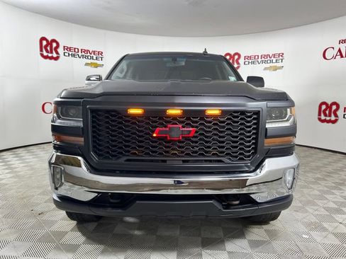 Used 2018 Chevrolet Silverado 1500 LT w/ Texas Edition AWD/4WD image 2